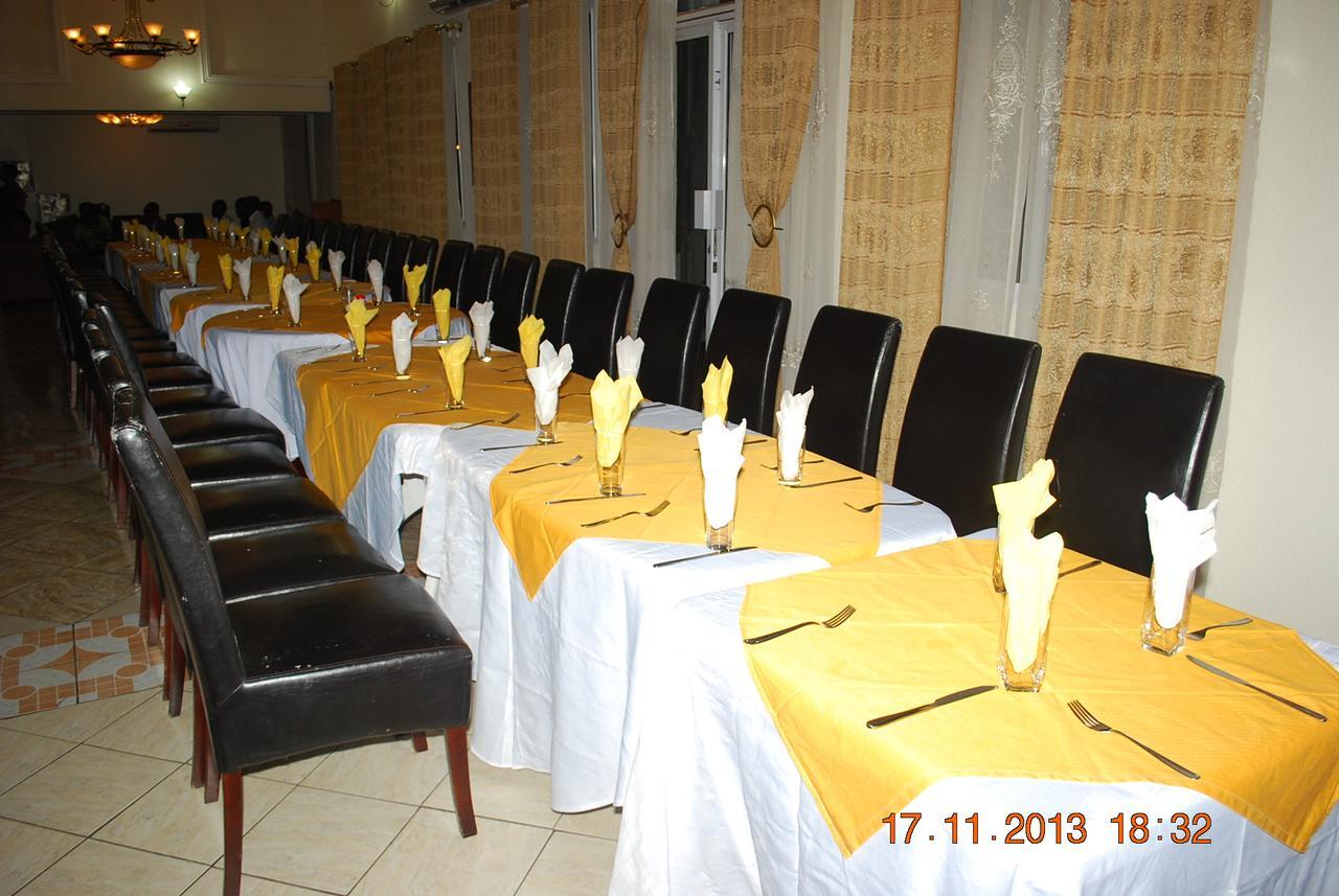Hotel Vivi Palace Matadi Esterno foto