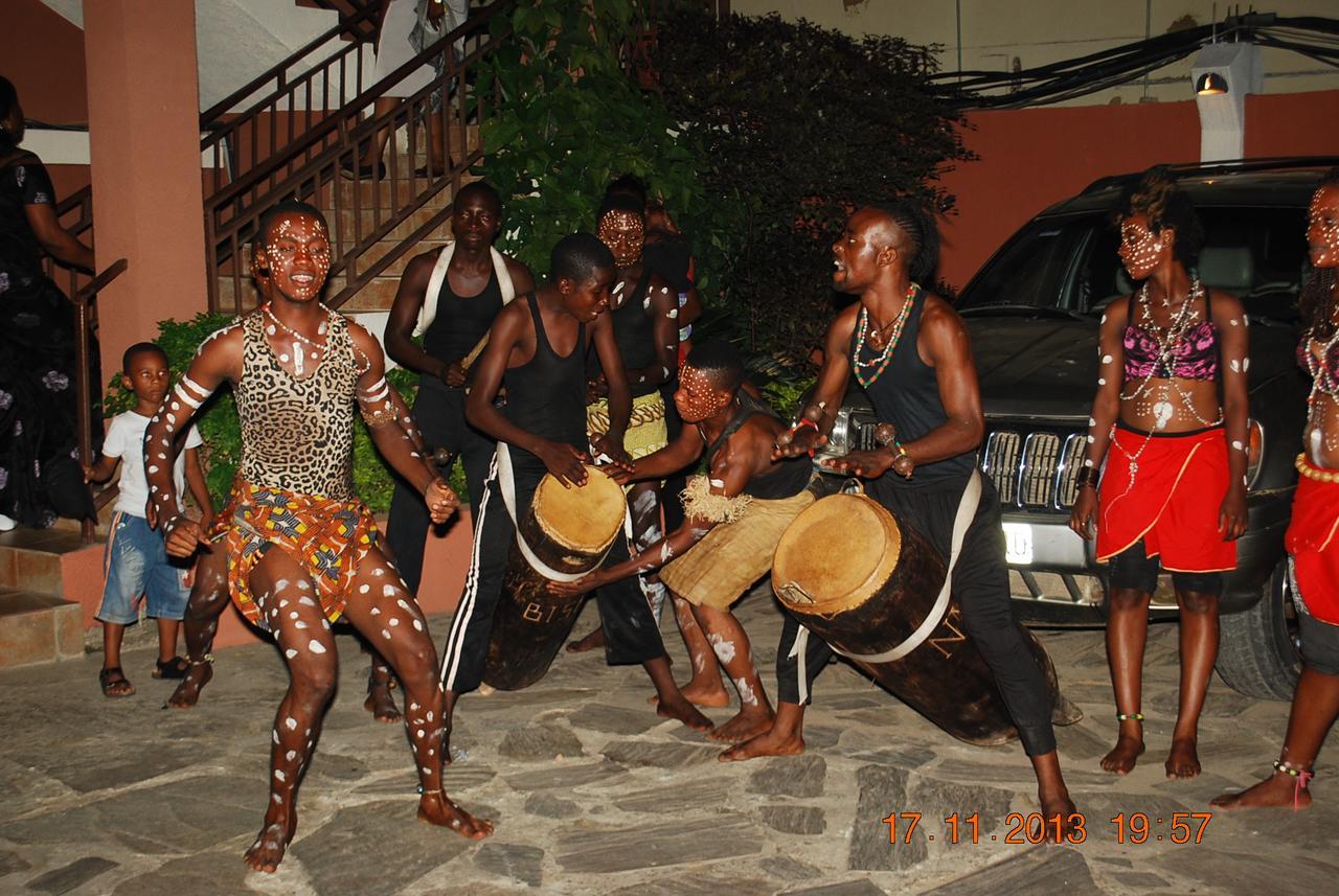 Hotel Vivi Palace Matadi Esterno foto