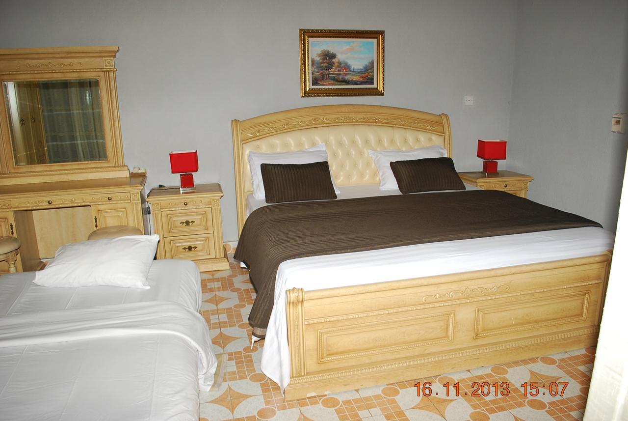 Hotel Vivi Palace Matadi Esterno foto