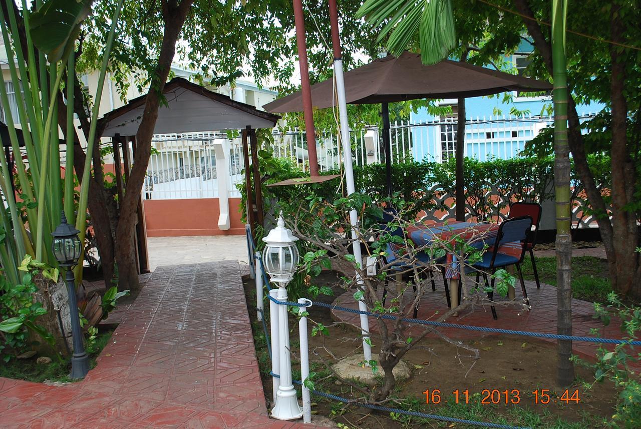 Hotel Vivi Palace Matadi Esterno foto