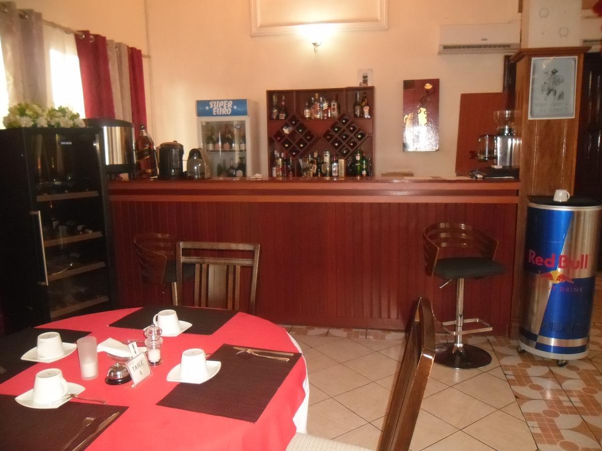Hotel Vivi Palace Matadi Esterno foto