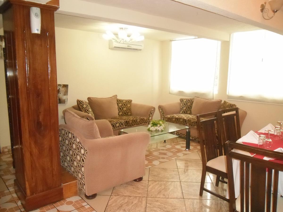 Hotel Vivi Palace Matadi Esterno foto