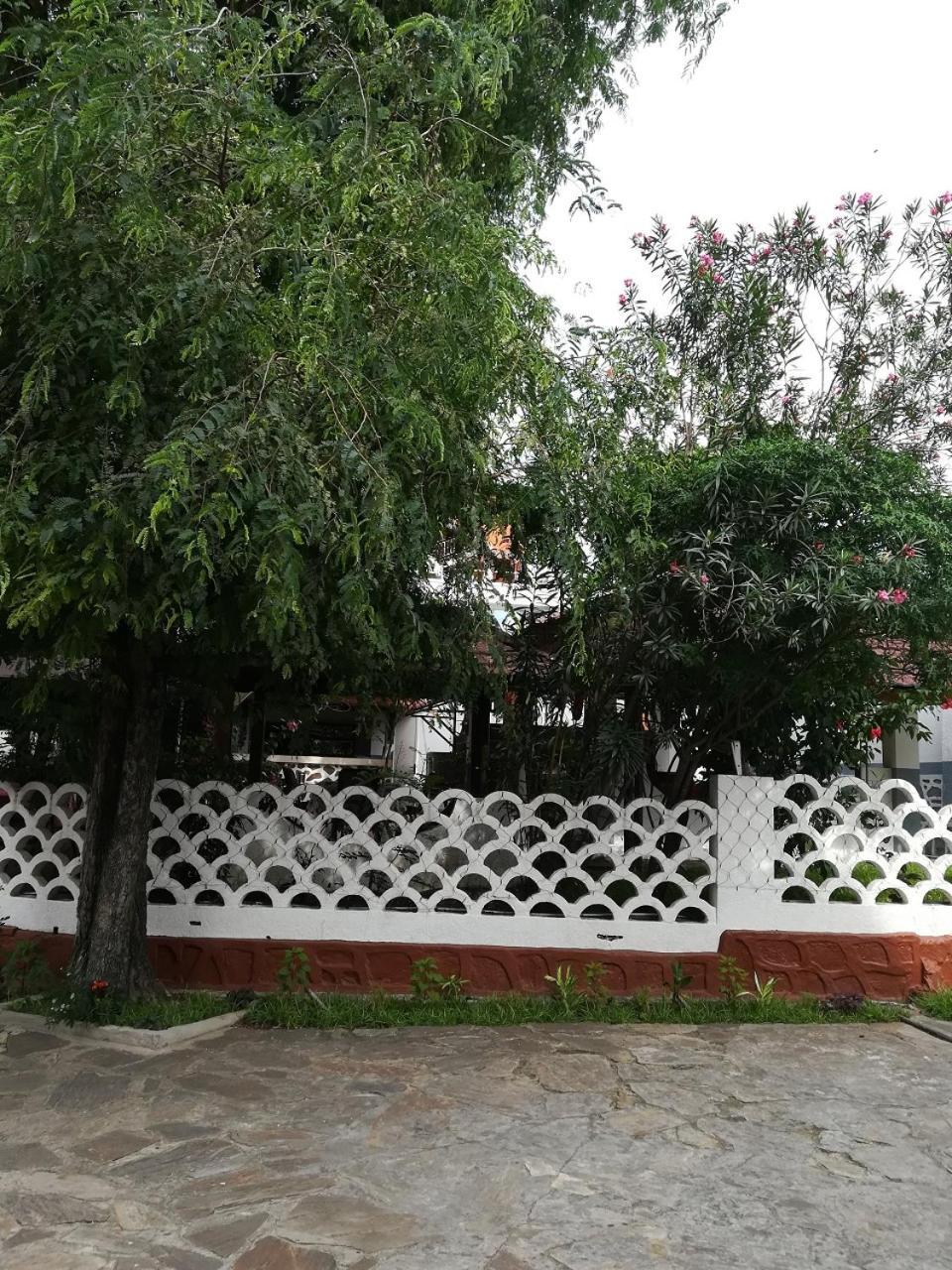 Hotel Vivi Palace Matadi Esterno foto
