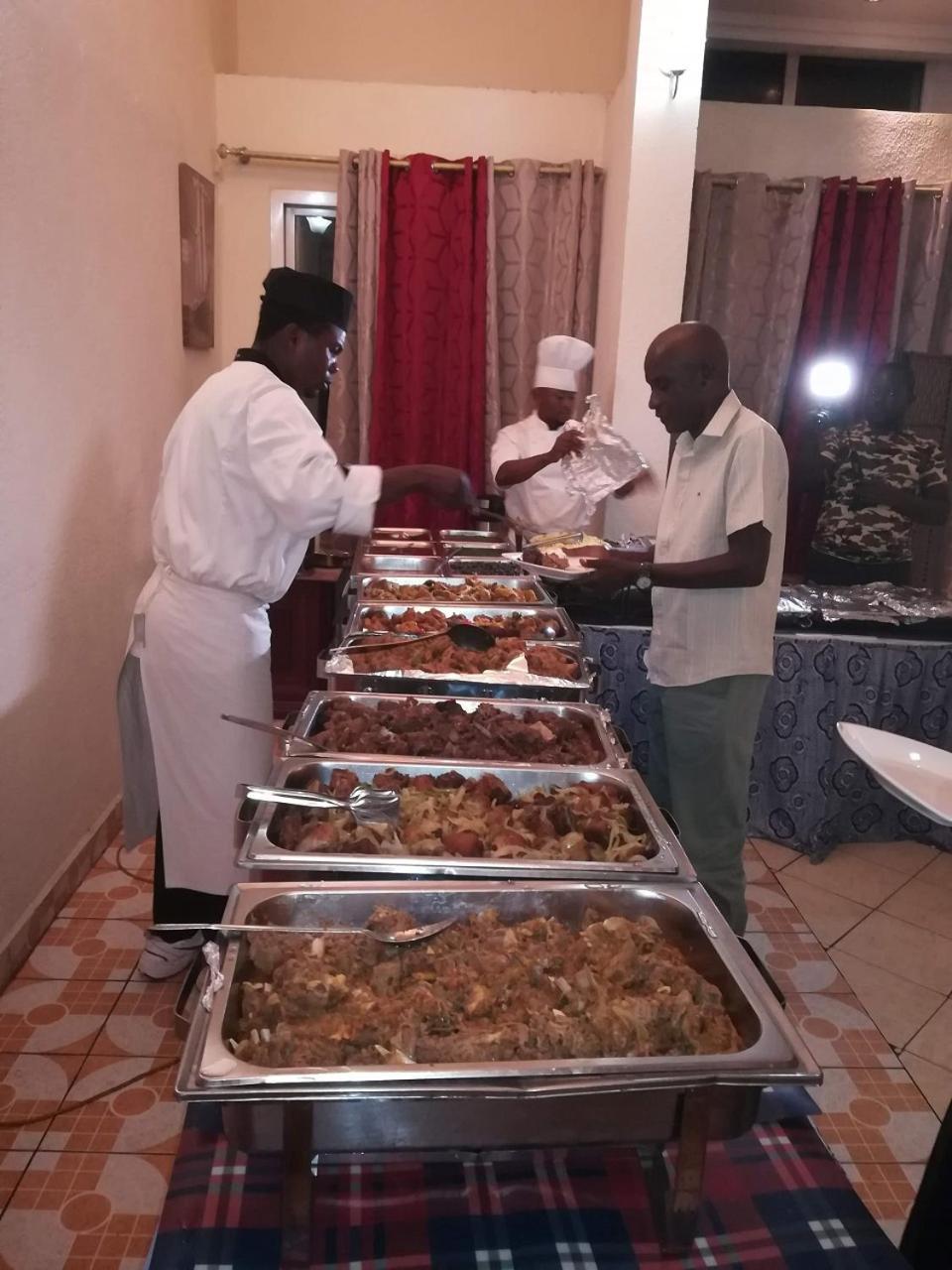 Hotel Vivi Palace Matadi Esterno foto